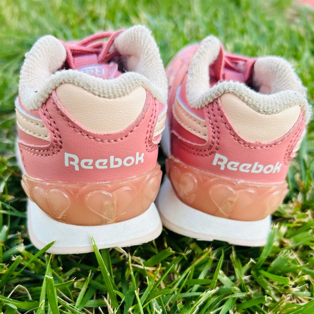 Reebok Pink Sneakers with White Accents - Picture 4 of 4